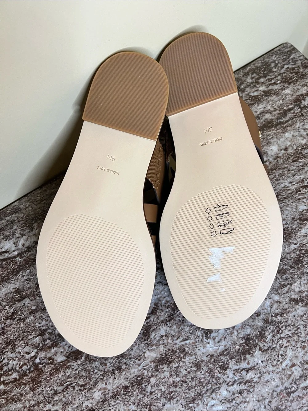 Nora Thong Sandal color Luggage size 9